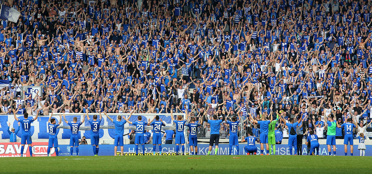 国际米兰主场逼平热那亚,排名略有下滑 国际米兰主场逼平热那亚,排名略有下滑