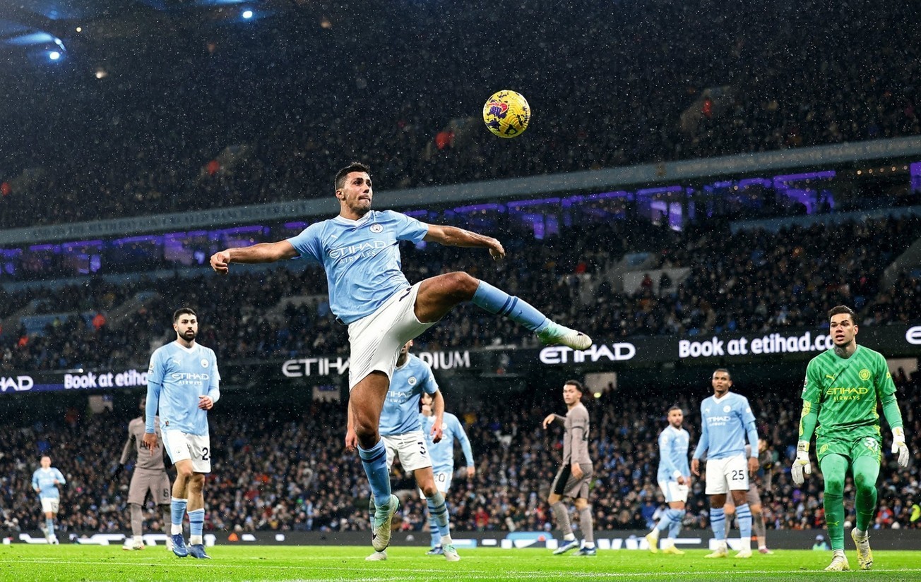 曼城客场负于弱旅，卫冠悬念增加的简单介绍