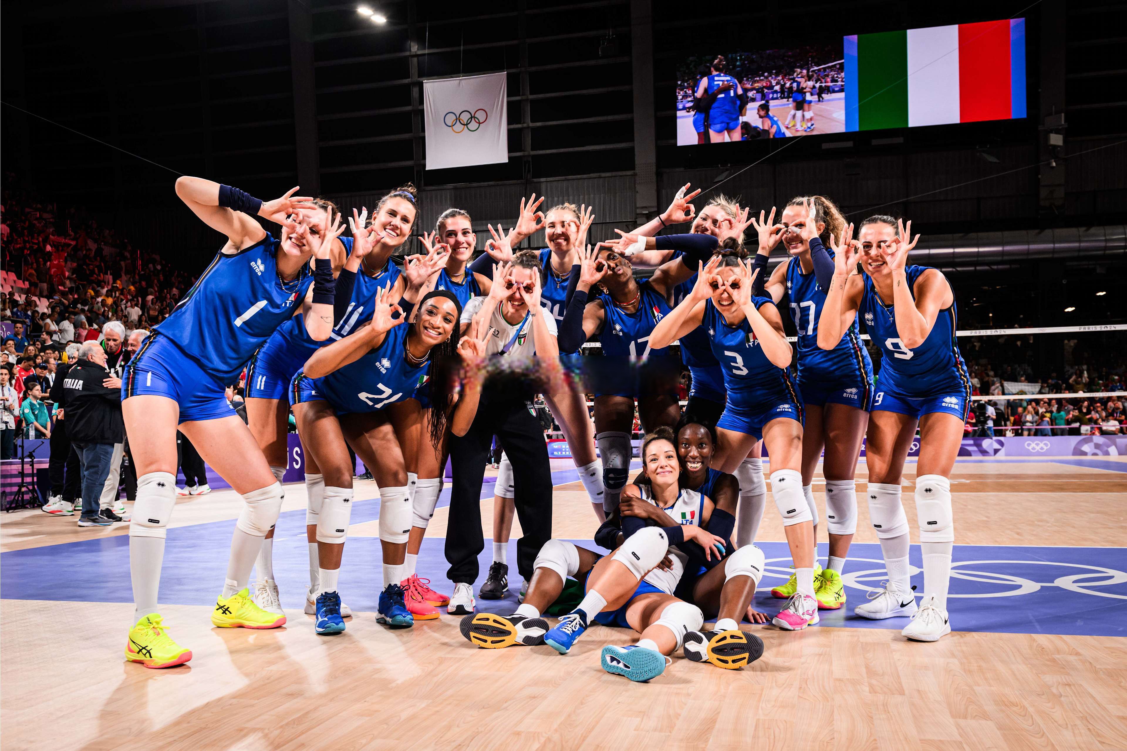 美国女排夺得半决赛席位，迎来挑战