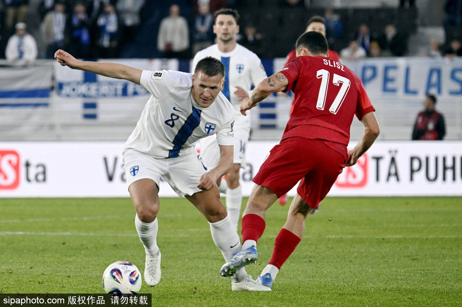 波兰队在对阵芬兰队中吃到败仗 波兰队在对阵芬兰队中吃到败仗