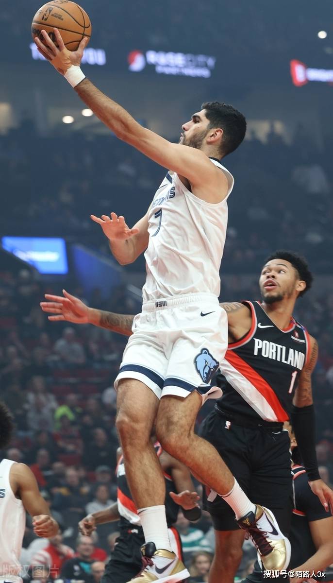 灰熊新秀火力全开,场均贡献20+得分 灰熊新秀火力全开,场均贡献20+得分