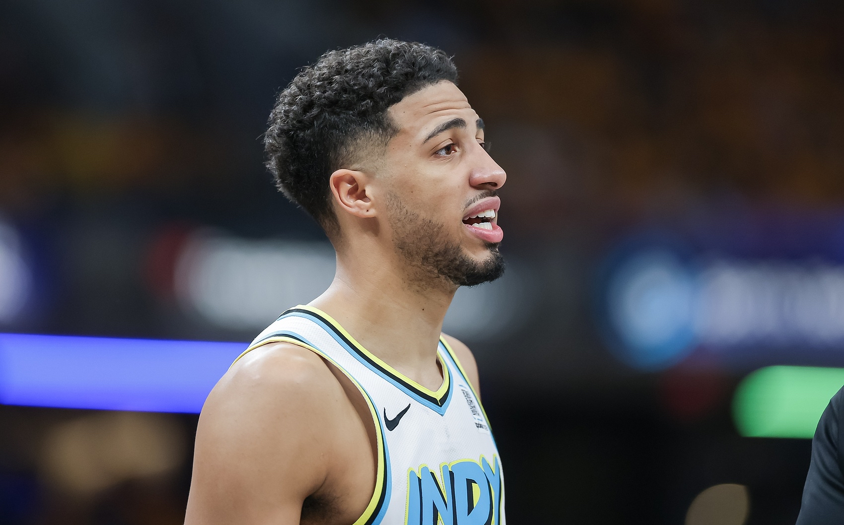 B体育网站-雷霆内线虎视眈眈迎战尼克斯