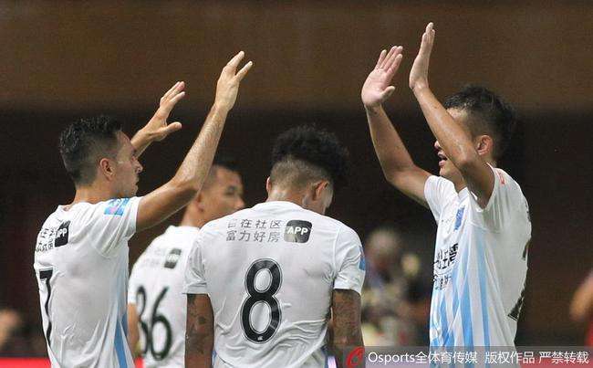 球员合作配合默契,取得连胜成绩 球员合作配合默契,取得连胜成绩