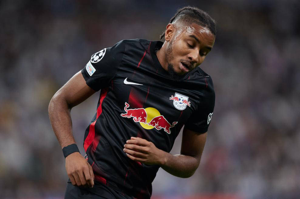 包含AC米兰锋线进攻火力受赞誉，强势挤入联赛前四的词条